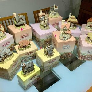 Collectible Cottages Set